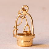 Ciondolo vintage a forma di pozzo in oro 18K