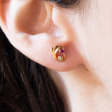 Orecchini vintage in oro giallo 18K con rubini e diamanti, anni ‘60