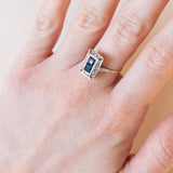 Anello Art Déco in oro giallo 18K e in oro bianco 18K con zaffiri e diamanti, anni ‘30