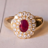 Anello vintage in oro 18K con rubino (1.20ct ca.) e diamanti (0.90ct ca.), anni ‘60