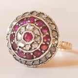 Anello vintage in stile antico a toppa in oro giallo 14K e argento con diamanti (0.56ctw ca.) e rubini, anni '60