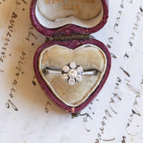 Bague marguerite en or blanc 14 carats avec diamants (0,57 ct environ), années 1950