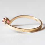 Anello a “V” vintage in oro 18K con rubino, anni ‘70