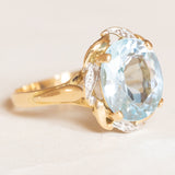 Anello vintage in oro giallo e in oro bianco 18K con topazio azzurro (4ct ca.), anni ‘60