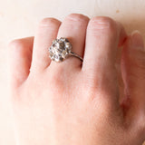 Anello a margherita antico in oro 18K e argento con diamanti di taglio vecchia miniera (1.15ctw ca.), seconda metà dell’800