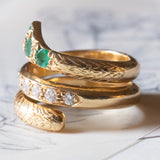 Anello a serpente vintage in oro giallo 18K con smeraldi e diamanti (0.60ctw ca.), anni ‘60