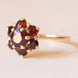 Anello vintage a margherita in oro giallo 14K con granati, anni ‘50/‘60