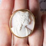 Spilla vintage in oro 18K con cammeo su conchiglia, anni ‘50