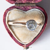 Solitario antico in oro 18K con diamante di taglio vecchia Europa (0.90ct ca.), anni ‘30/‘40
