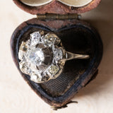 Anello a margherita antico in oro 18K e argento con diamanti di taglio vecchia miniera (1.15ctw ca.), seconda metà dell’800