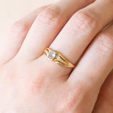 Anello vintage in oro 18K con pasta di vetro azzurra, anni ‘50