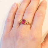 Anello vintage in oro 18K con pasta di vetro rosa, anni ‘60