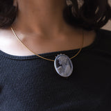 Collier vintage in oro 18K e 14K con cammeo su agata azzurra e diamanti, anni ‘80