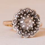 Anello vintage in stile antico a margherita in oro giallo 18K e argento con diamanti (centrale 0.40ct ca.), anni '60