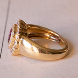 Anello vintage in oro 18K con rubino (1.20ct ca.) e diamanti (0.90ct ca.), anni ‘60