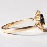 Anello vintage a margherita in oro 18K con zaffiro e diamanti, anni ‘70