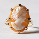 Anello vintage in oro 18K con cammeo su conchiglia, anni ‘60