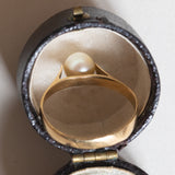 Anello vintage in oro giallo 18K con perla bianca, anni ‘40/‘50