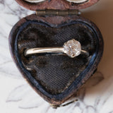 Solitario antico in oro 18K con diamante di taglio vecchia miniera (0.30ct ca.), anni ‘10/‘20