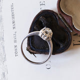 Solitaire en or blanc 18 carats avec diamant taille ancienne (0,45 ct environ), années 1940