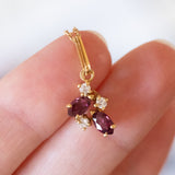 Collana con pendente in oro 18K con diamanti (0.06ctw ca.) e rubini, anni ‘70