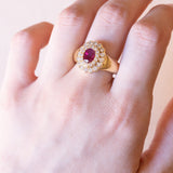 Anello vintage in oro 18K con rubino (1.20ct ca.) e diamanti (0.90ct ca.), anni ‘60