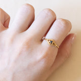 Vintage ring in 18K gold with blue glass paste, 50s / 60s