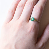 Anello vintage in oro 18K con smeraldo sintetico e diamanti, anni ‘70/‘80