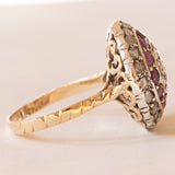 Anello vintage in stile antico a toppa in oro giallo 14K e argento con diamanti (0.56ctw ca.) e rubini, anni '60