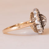 Anello vintage in stile antico a margherita in oro giallo 18K e argento con diamanti (centrale 0.40ct ca.), anni '60