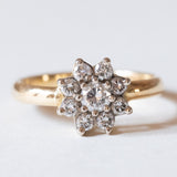 Anello vintage a margherita in oro 18K con diamanti (0.40ctw ca.), anni ‘60