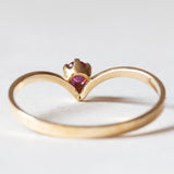 Anello a “V” vintage in oro 18K con rubino, anni ‘70