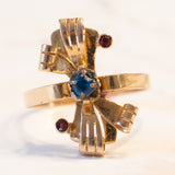 Anello vintage in oro 18K con pasta di vetro blu e paste di vetro rosse, anni ‘50