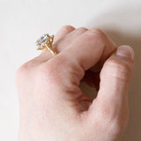 Anello vintage in oro giallo e in oro bianco 18K con topazio azzurro (4ct ca.), anni ‘60