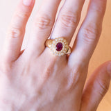 Anello vintage in oro 18K con rubino (1.20ct ca.) e diamanti (0.90ct ca.), anni ‘60