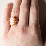 Anello vintage in oro 18K con cammeo su conchiglia, anni ‘60