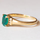 Anello vintage in oro 18K con smeraldo sintetico e diamanti, anni ‘70/‘80