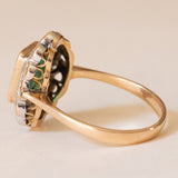 Bague marguerite en or 14 carats avec émeraude (environ 1,50 ct) et diamants (environ 0,80 ct), années 1940/1950