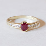 Vintage 14K gold ring with ruby (0.20ct approx.) And diamonds (0.15ctw approx.), 1970s
