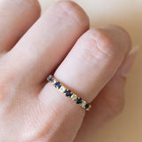 Mezzo eternity vintage in oro 18K con zaffiri e diamanti (0.30ctw ca.), anni ‘60/‘70