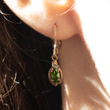 Demi parure con orecchini e ciondolo in oro 8K con cromodiopsidi e diamanti, anni ‘80