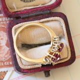 Vintage ring in 18K gold with rubies (1.30ctw approx.) And diamonds (0.10ctw approx.), 1970s