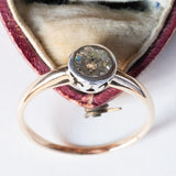 Solitario antico in oro 18K con diamante di taglio vecchia Europa (0.90ct ca.), anni ‘30/‘40