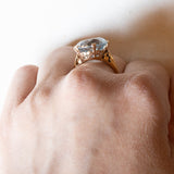 Anello vintage da cocktail in oro 18K con spinello azzurro, anni ‘60/‘70