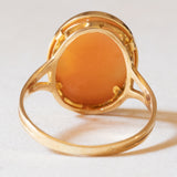 Anello vintage in oro giallo 18K con cammeo su conchiglia, anni ‘50/‘60
