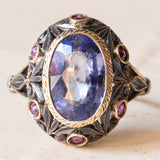 Anello vintage in stile antico in oro 18K e argento con zaffiro e rubini