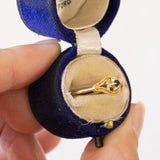 Vintage ring in 18K gold with blue glass paste, 50s / 60s