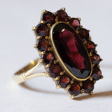 Anello vintage a margherita in oro 8K con granati, anni ‘60