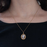 Ciondolo vintage in oro 18K con cammeo su conchiglia, anni ‘60