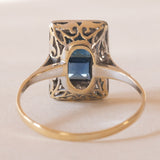 Anello Art Déco in oro giallo 18K e in oro bianco 18K con zaffiri e diamanti, anni ‘30